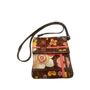Vera Bradley Flipster Crossbody. Magnetic flapover instant closure. EUC!
